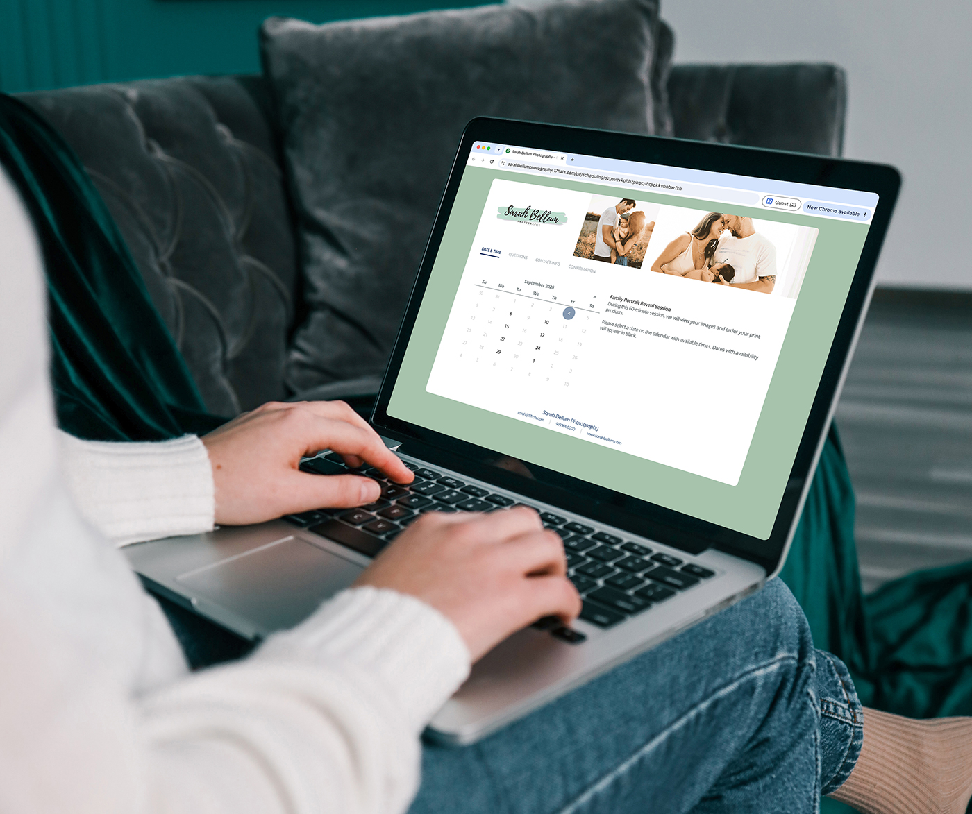 Client booking a portrait reveal session on a photographer's 17hats online scheduling calendar